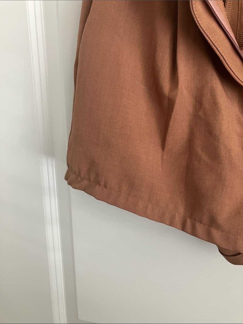 Commense High-Waist Pleated Shorts in Warm Brown - Picture 3 of 5